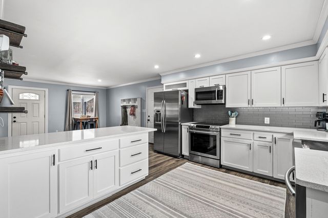 7654 N Sprinkle Road, Richland Twp, MI 49004