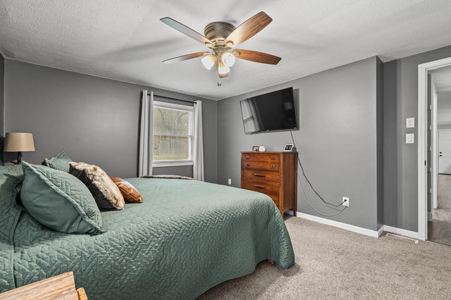 7654 N Sprinkle Road, Richland Twp, MI 49004