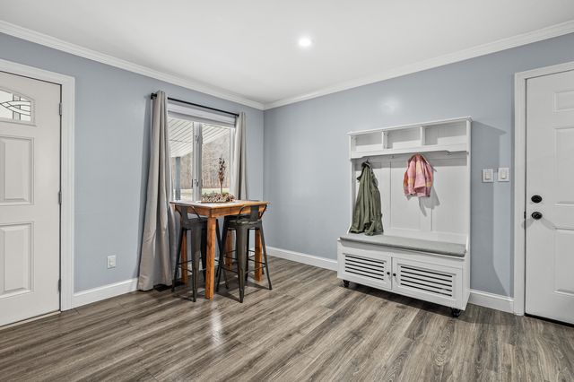 7654 N Sprinkle Road, Richland Twp, MI 49004