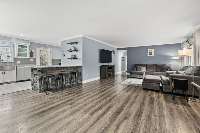 7654 N Sprinkle Road, Richland Twp, MI 49004