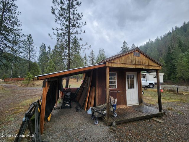 3520 Pinecreek Rd., Pinehurst, ID 83850
