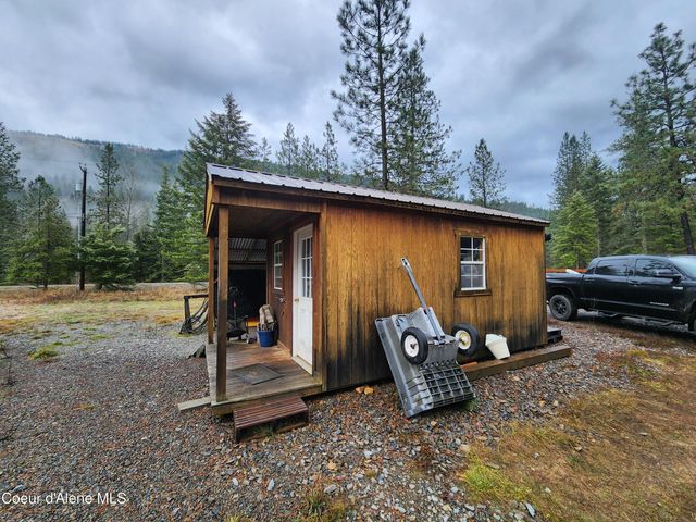 3520 Pinecreek Rd., Pinehurst, ID 83850