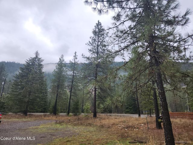 3520 Pinecreek Rd., Pinehurst, ID 83850