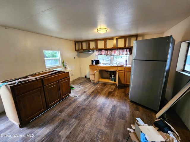 3520 Pinecreek Rd., Pinehurst, ID 83850