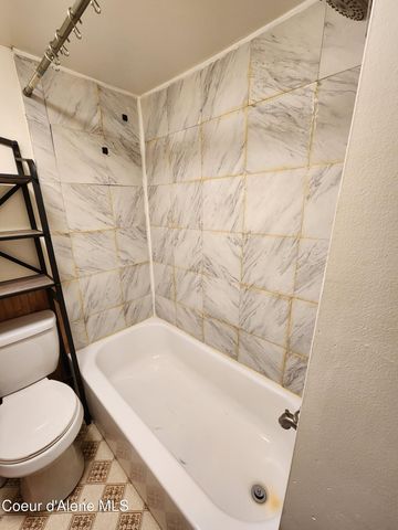 3520 Pinecreek Rd., Pinehurst, ID 83850