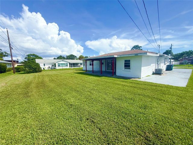 10613 LAKE VISTA DRIVE, Seminole, FL 33772
