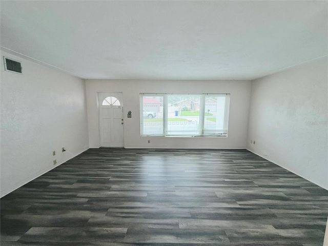 10613 LAKE VISTA DRIVE, Seminole, FL 33772