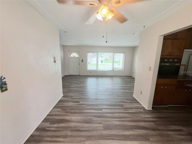 10613 LAKE VISTA DRIVE, Seminole, FL 33772