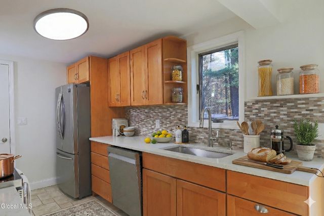 198 Thimbleberry Road, Malta, NY 12020