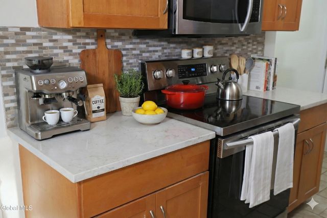 198 Thimbleberry Road, Malta, NY 12020