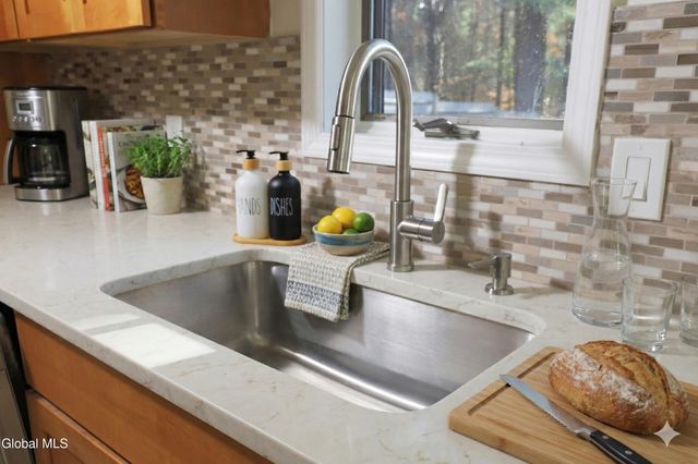 198 Thimbleberry Road, Malta, NY 12020