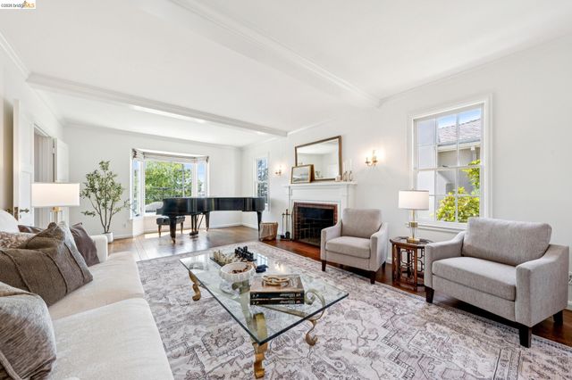 350 Florence Ave, Oakland, CA 94618