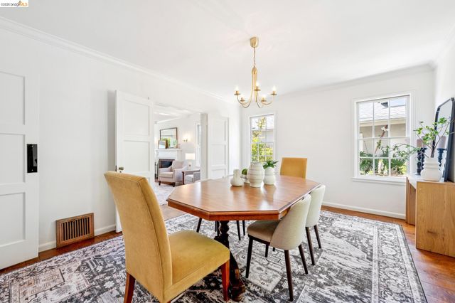 350 Florence Ave, Oakland, CA 94618