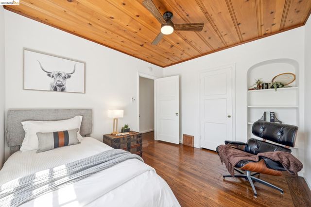 350 Florence Ave, Oakland, CA 94618