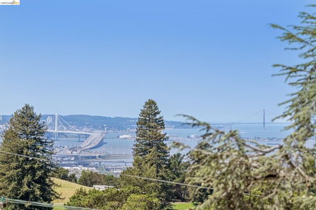 350 Florence Ave, Oakland, CA 94618