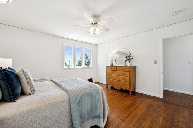 350 Florence Ave, Oakland, CA 94618