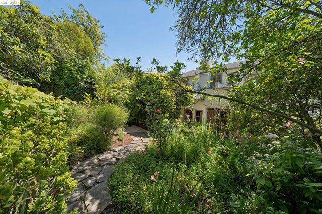 350 Florence Ave, Oakland, CA 94618