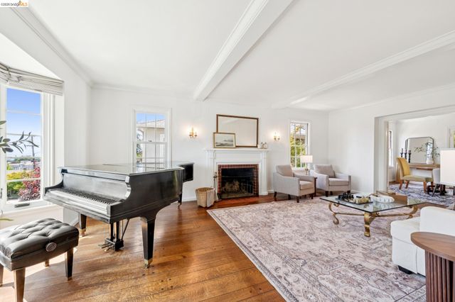 350 Florence Ave, Oakland, CA 94618