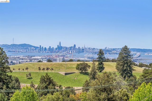 350 Florence Ave, Oakland, CA 94618