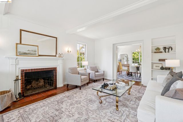 350 Florence Ave, Oakland, CA 94618