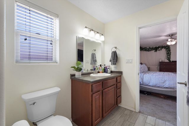 524 Aztec Road NW, Albuquerque, NM 87107