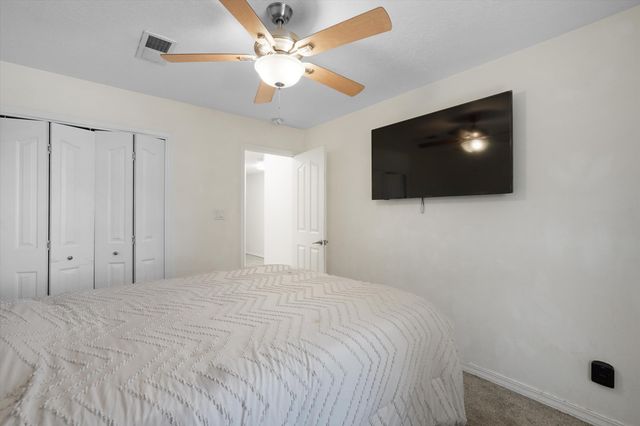 524 Aztec Road NW, Albuquerque, NM 87107