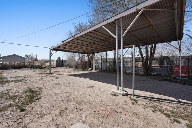 524 Aztec Road NW, Albuquerque, NM 87107