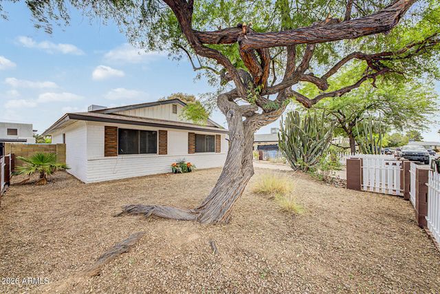2234 E PARADISE Drive, Phoenix, AZ 85028