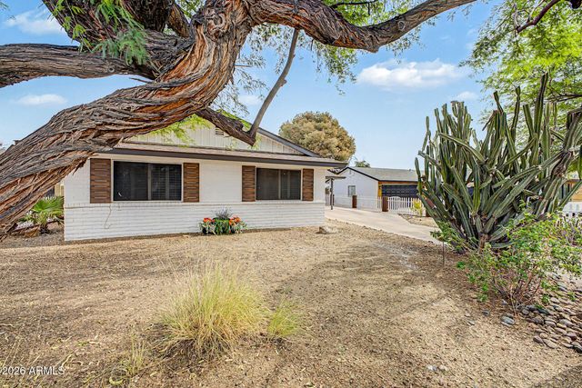 2234 E PARADISE Drive, Phoenix, AZ 85028