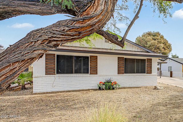 2234 E PARADISE Drive, Phoenix, AZ 85028