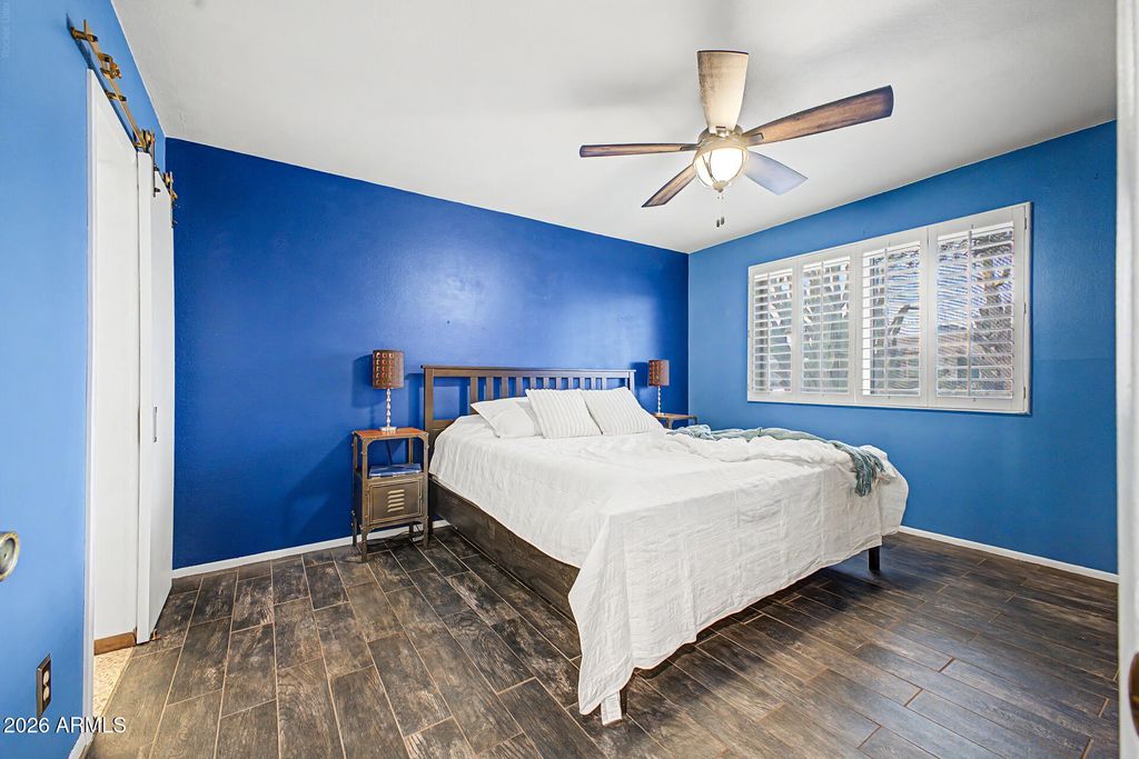 Image 24 of property listing at 2234 E PARADISE Drive, Phoenix, AZ 85028