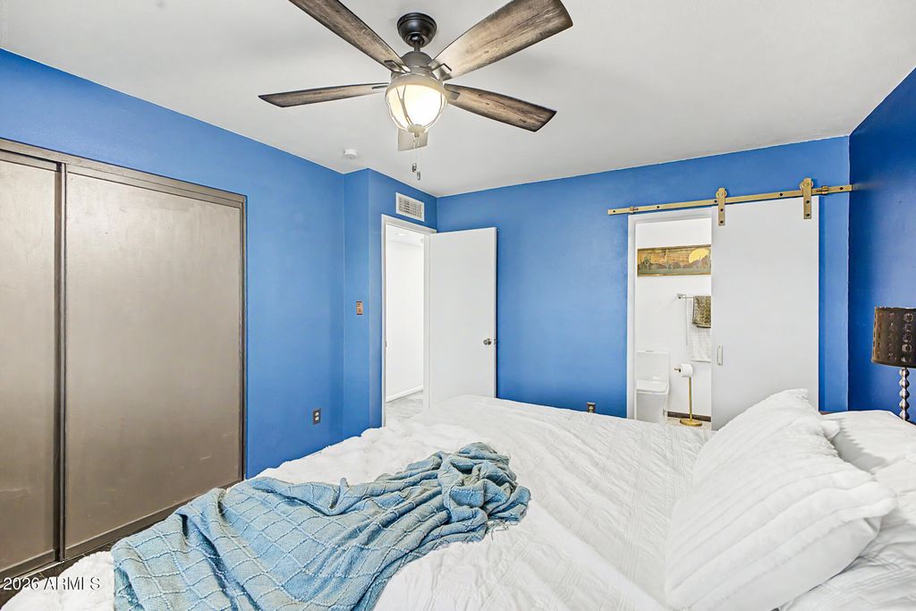 Image 26 of property listing at 2234 E PARADISE Drive, Phoenix, AZ 85028