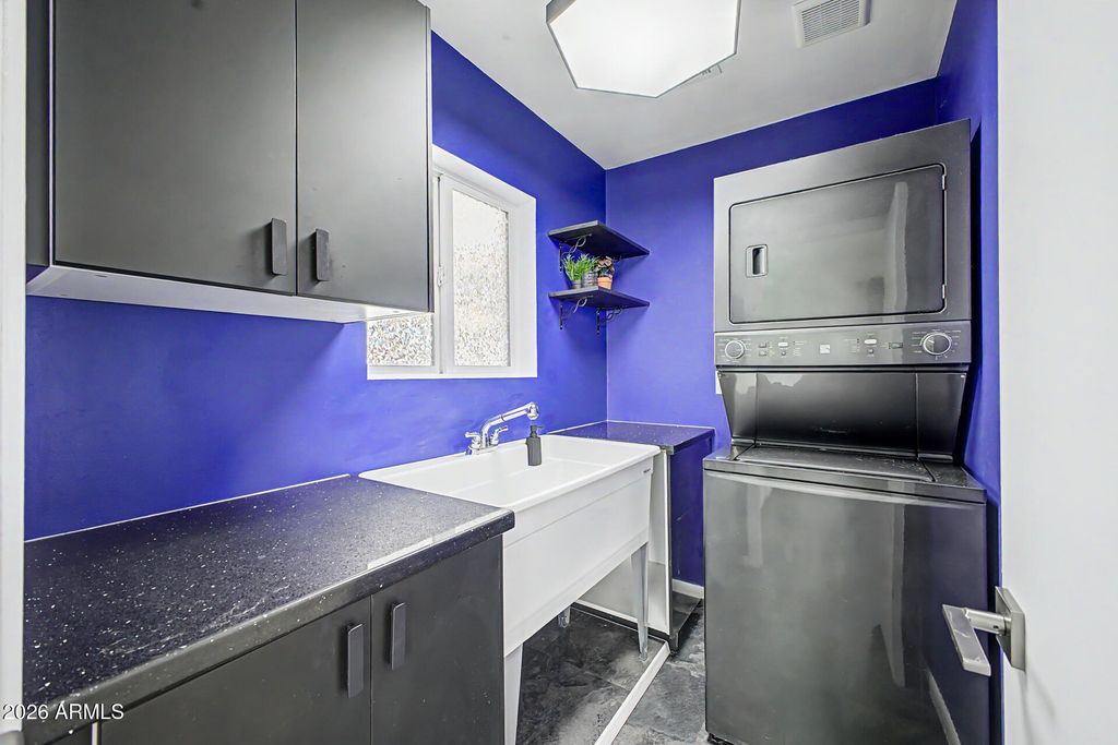 Image 34 of property listing at 2234 E PARADISE Drive, Phoenix, AZ 85028