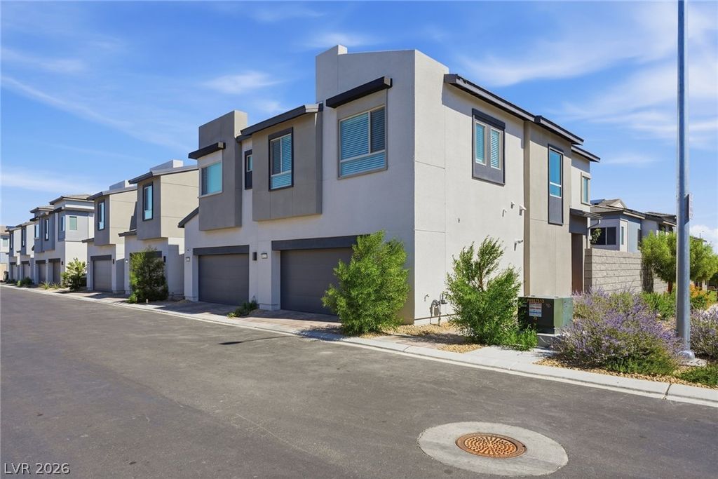 9215 Litvin Street, Las Vegas, NV 89166 — photo 2
