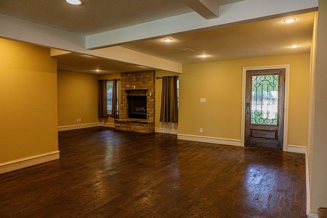 179 E El Camino Real, Weatherford, TX 76087