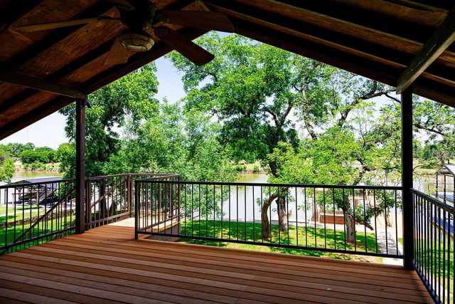 179 E El Camino Real, Weatherford, TX 76087