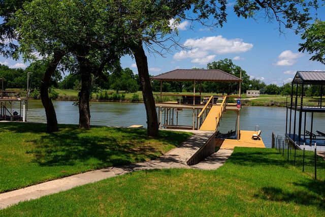 179 E El Camino Real, Weatherford, TX 76087