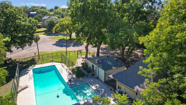 179 E El Camino Real, Weatherford, TX 76087