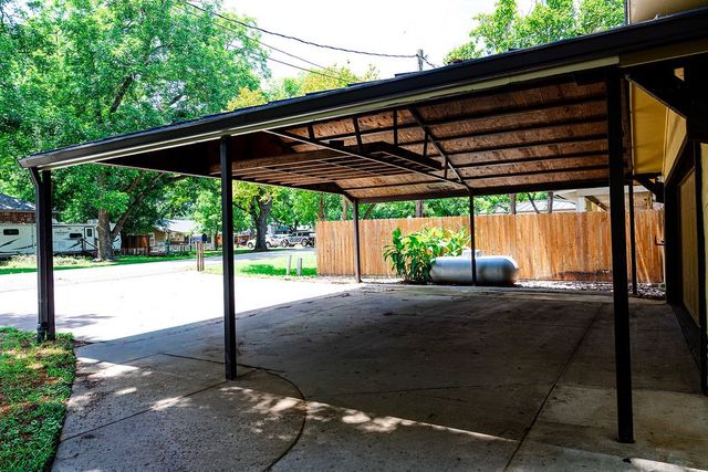 179 E El Camino Real, Weatherford, TX 76087