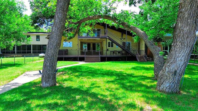 179 E El Camino Real, Weatherford, TX 76087