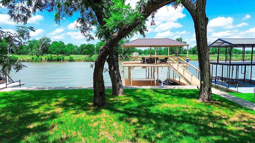 179 E El Camino Real, Weatherford, TX 76087