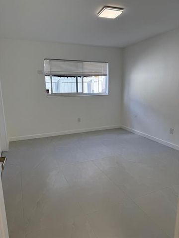 1054-1058 SW 2nd Street 1056, Hallandale Beach, FL 33009