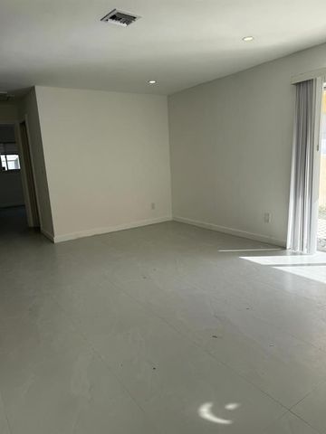 1054-1058 SW 2nd Street 1056, Hallandale Beach, FL 33009