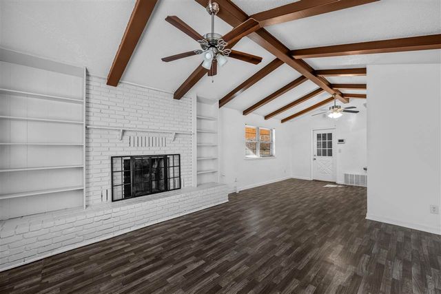 5624 NW Eisenhower Dr, Lawton, OK 73505