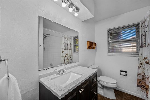 5624 NW Eisenhower Dr, Lawton, OK 73505