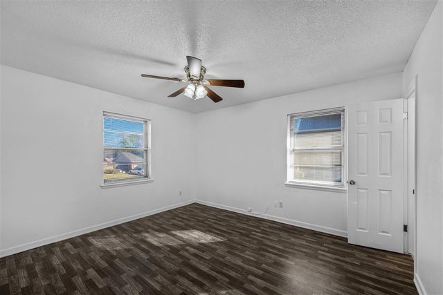 5624 NW Eisenhower Dr, Lawton, OK 73505