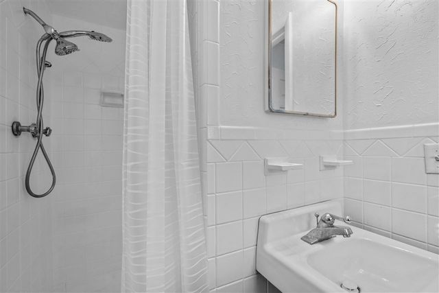 5624 NW Eisenhower Dr, Lawton, OK 73505