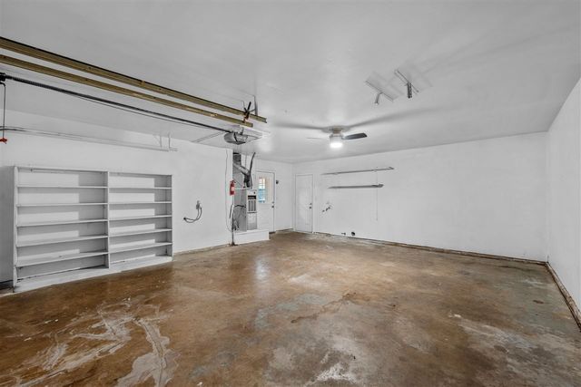 5624 NW Eisenhower Dr, Lawton, OK 73505