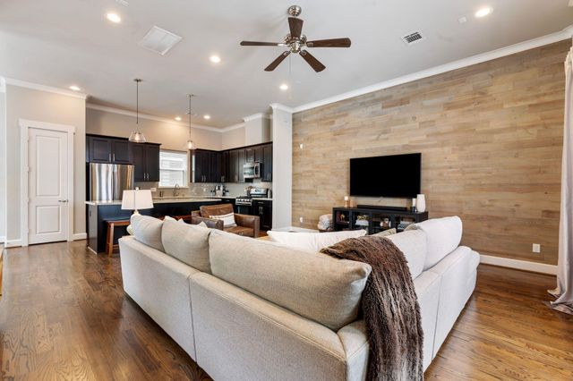 951 W 23rd Street, Houston, TX 77008