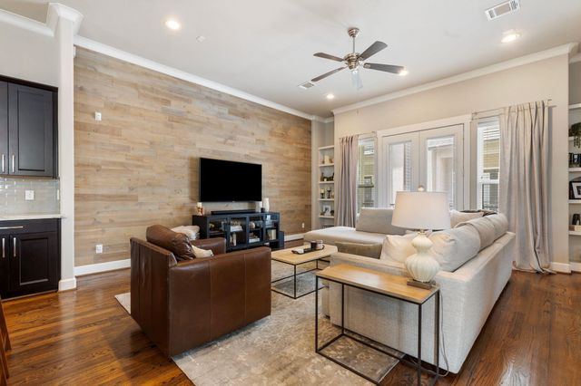 951 W 23rd Street, Houston, TX 77008